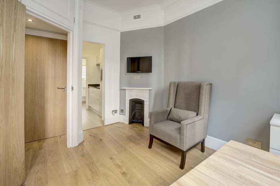 Budget Accommodation London – Cannon Street Apartments | Urban Stay