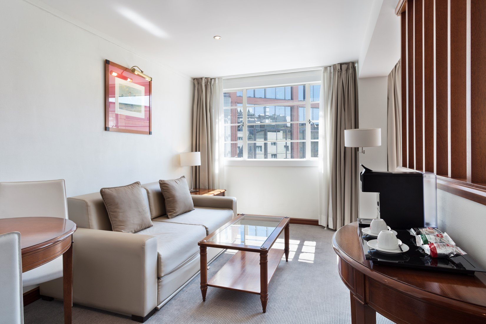 Low-Cost-Luxury-Regents-Park-Serviced-Apartments-London!-Book-With-Urban-Stay-today-from-only-£92/night!-Free-Wifi-+-Gym-+-Reception!