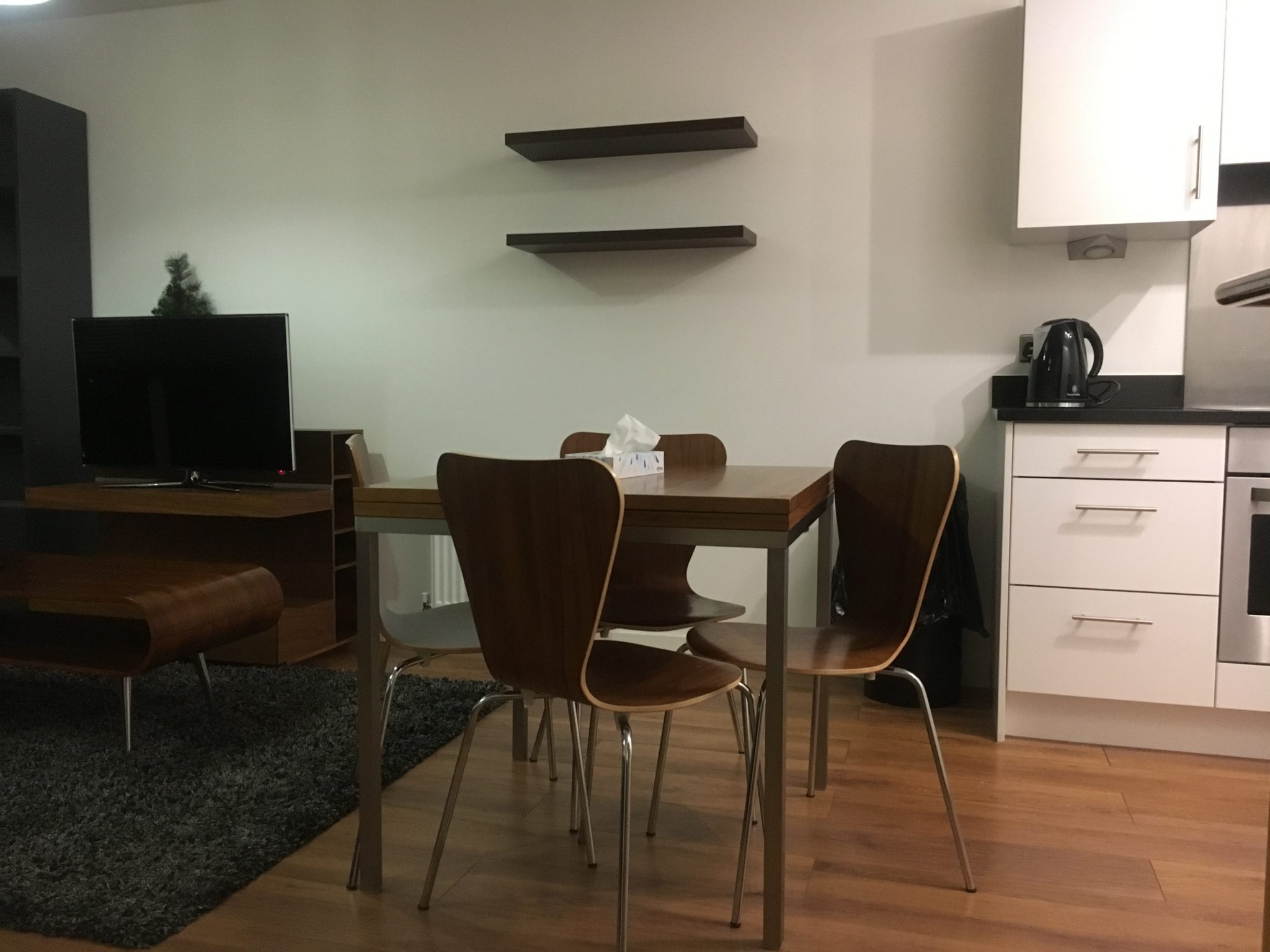 Old-Street-Apartments---Short-Let-Accommodation-Shoreditch-London-–-Cheap-serviced-apartments-London---wifi,-fully-equipped-kitchen,-private-balcony,-great-service---Urban-Stay