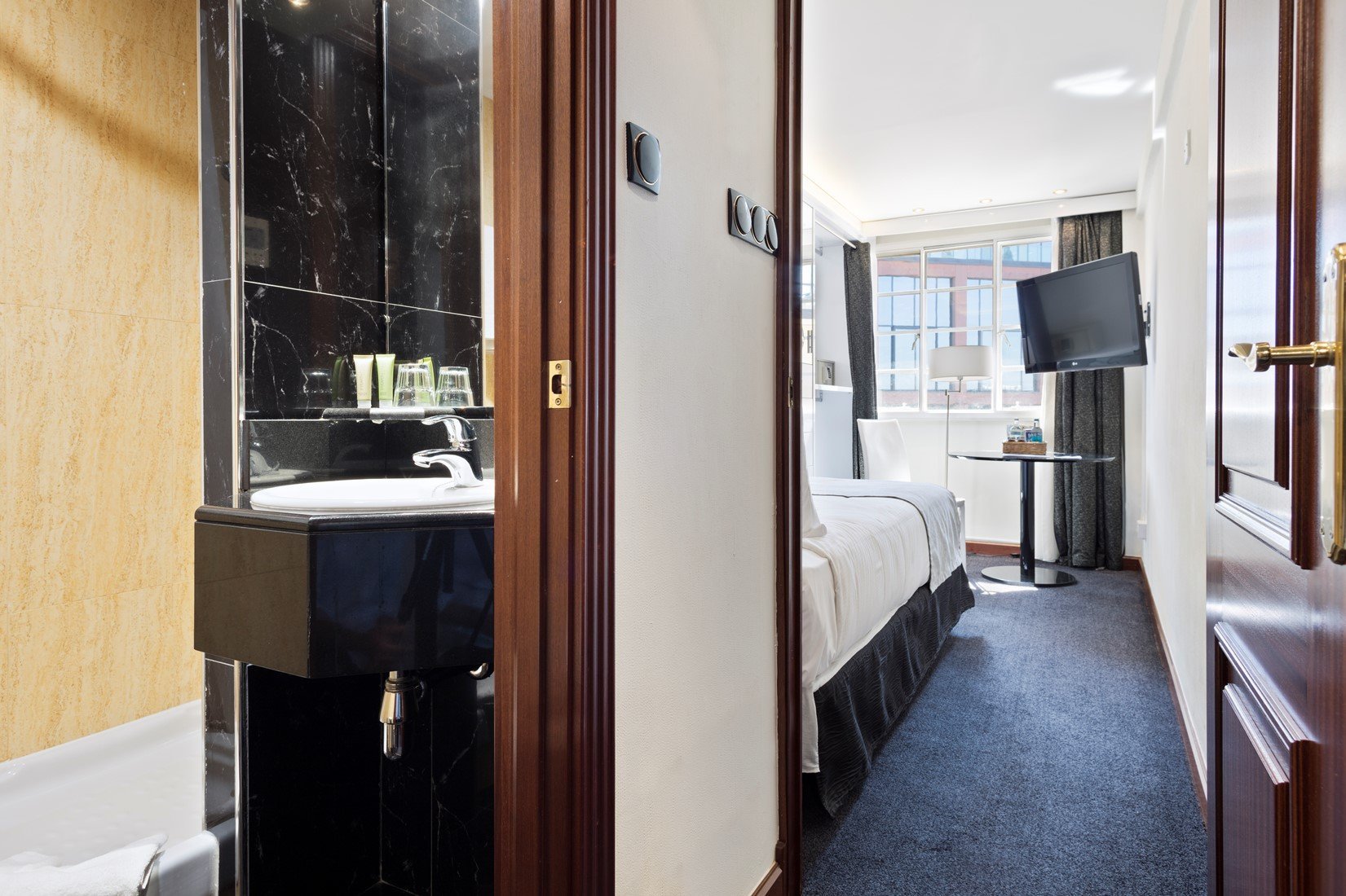 Low-Cost-Luxury-Regents-Park-Serviced-Apartments-London!-Book-With-Urban-Stay-today-from-only-£92/night!-Free-Wifi-+-Gym-+-Reception!