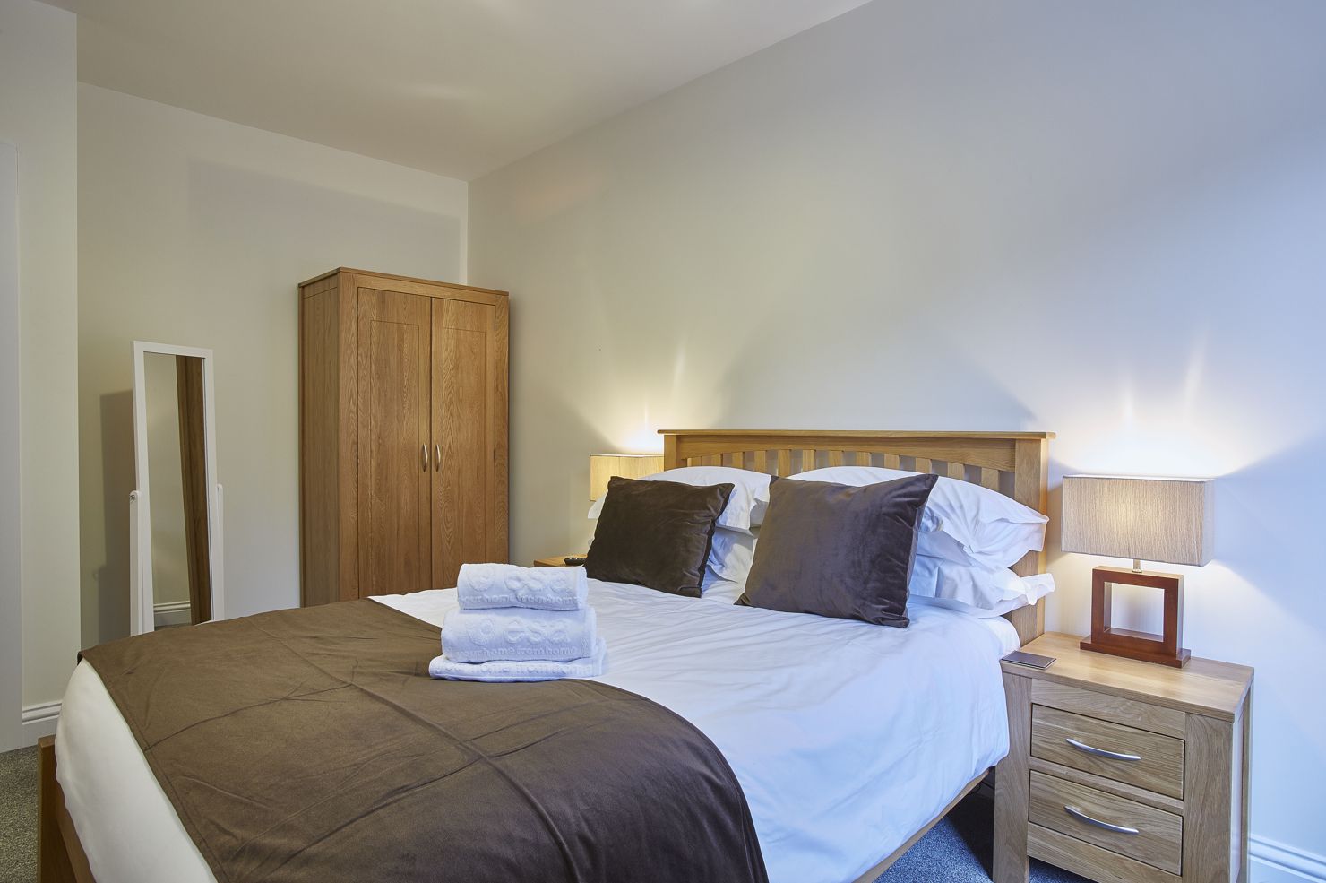 Guild-House-Self-Catering-Apartments-Swindon---Short-Stay-Accommodation-Swindon-UK-|-Urban-Stay