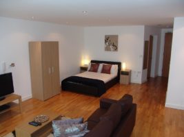 Serviced Apartments Manchester - Salford Quays Corporate Accommodation UK - Self-catering accommodation Manchester – Cheap Airbnb – Free Wifi – Parking available | Urban Stay