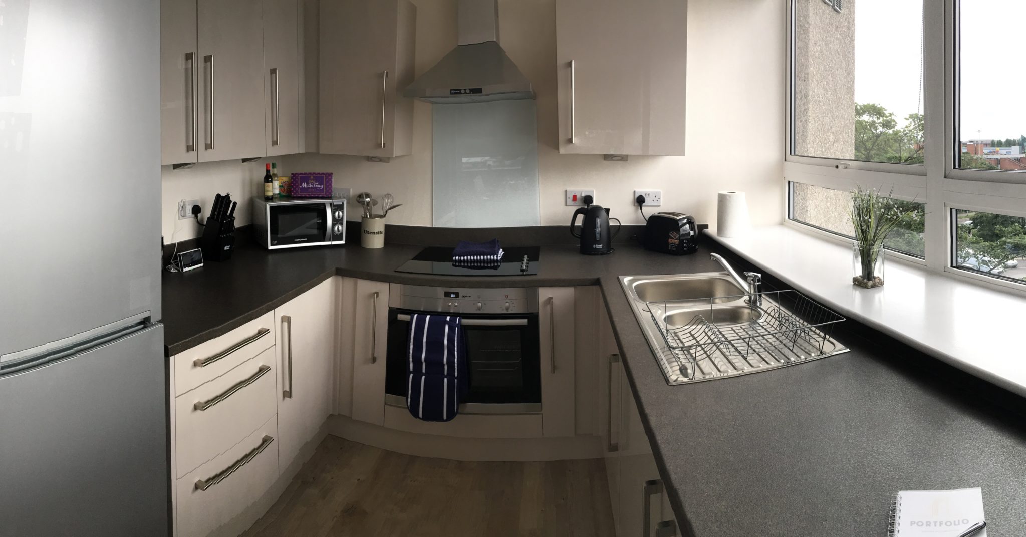 Luxury-Serviced-Apartments-Stevenage-|Short-Let-Apartments|-Free-Wifi-|-Welcome-Pack-&-Fully-Equipped-Kitchen-|-Book-Today|-Urban-Stay