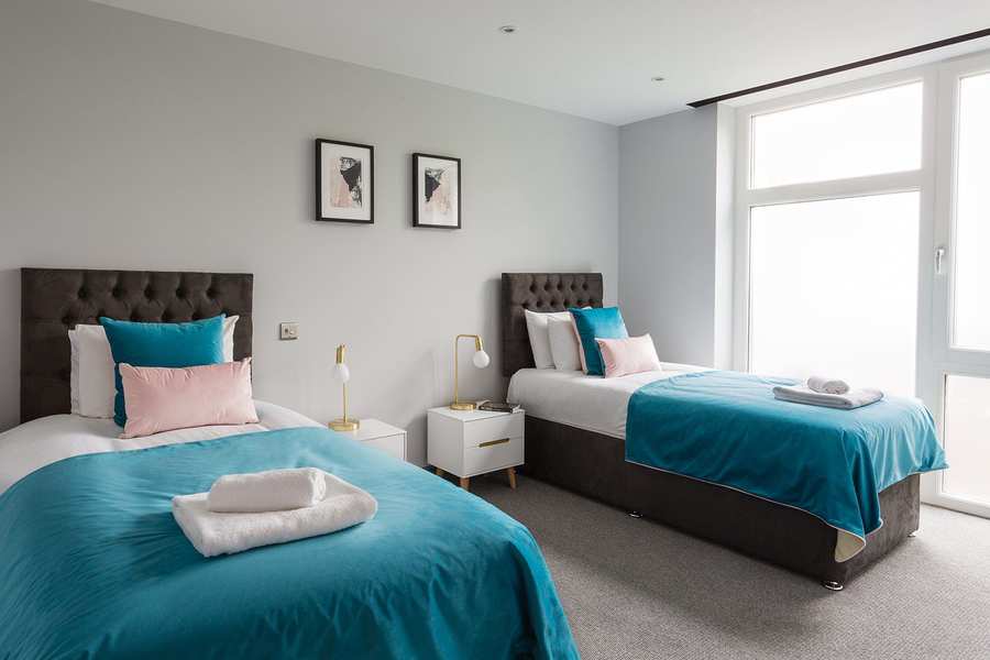 Farnborough Serviced Accommodation, Hampshire Apartments UrbanStay Farnborough-Serviced-Accommodation-|-Hampshire-Serviced-Apartments-|-Serviced-Apartments-Near-Farnborough-Airport-|-BEST-RATES--Free-Wifi-&-Parking-BOOK-NOW-|-Urban-Stay