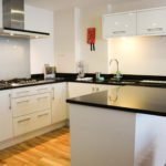 Modern Short Let Apartments - Serviced Apartments Victoria - Book your accommodation with Urban Stay today! Free Wifi - Off road secure parking