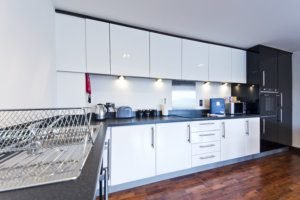 Modern Uxbridge Apartments - Kings Island Apartments - Book Today With Urban Stay For The Best Available Rates - Free Wi-Fi - Full Sky TV Package