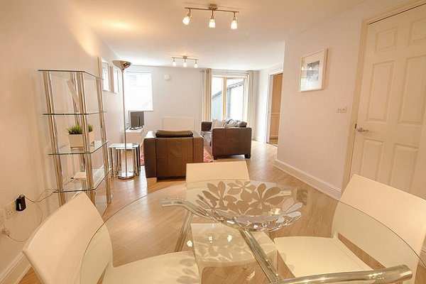 Wimbledon Serviced Apartments London – The Courtyard | Urban Stay Wimbledon-Serviced-Apartments-London-|-West-London-Accommodation-|-Short-Let-Apartments-Wimbledon!-BOOK-NOW:-Best-Rates---All-Bills-incl---Great-Service!