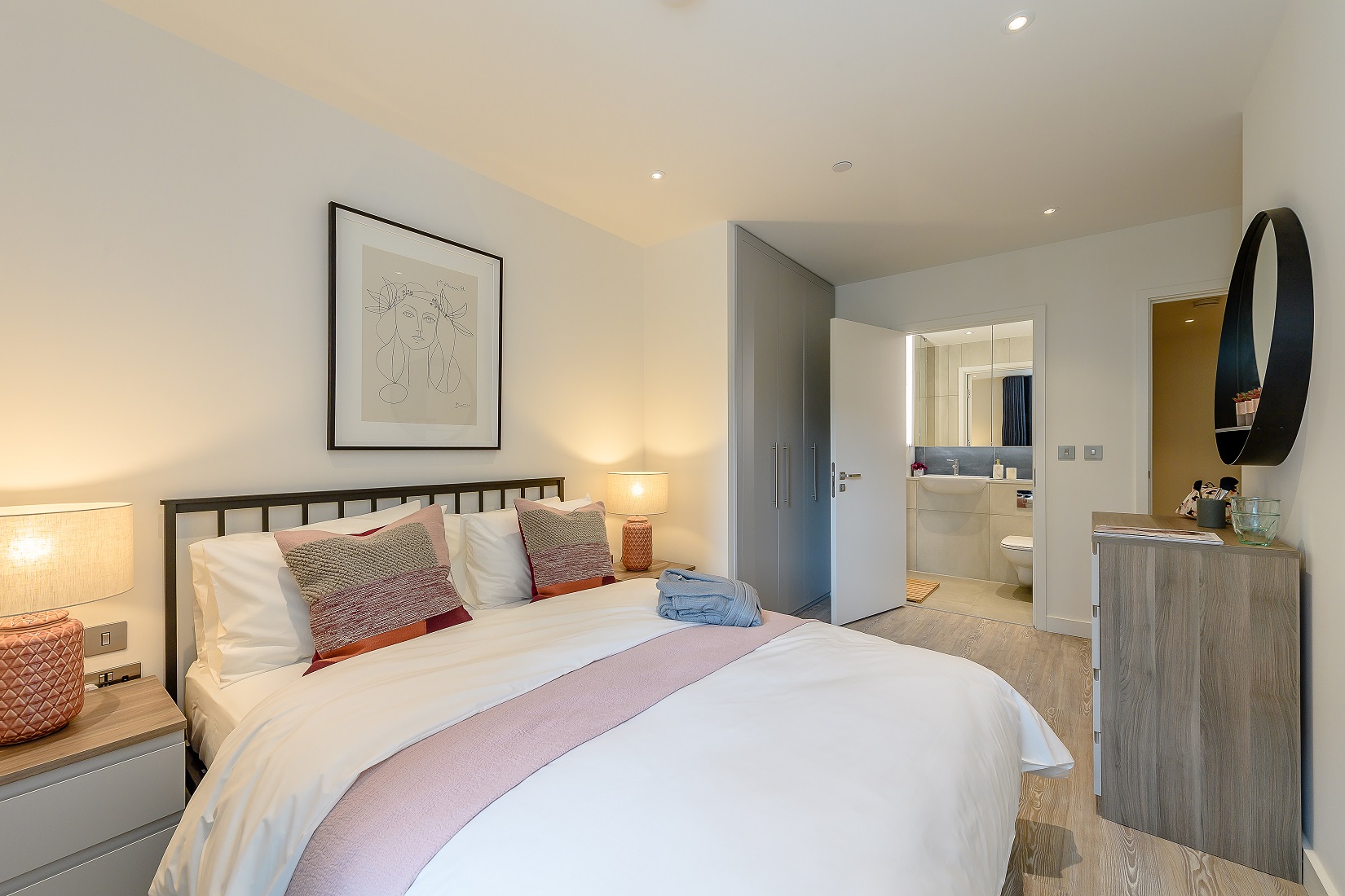 Serviced Apartments Wembley | North London Accommodation Near Wembley Stadium and SSE Arena | Corporate Housing London | Free Wifi & Balcony and 40mbps Wi-Fi, Smart TV, washer/dryer, and balcony Book Now! +44 (0) 208 691 3920