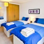 Beautiful Modern Uxbridge Serviced Apartments - Armstrong House - Book Now With Urban Stay For Best Rates!! - Free Wi-fi - Full Sky TV!!!