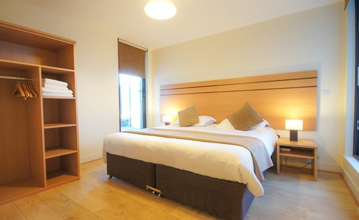 Cosy-Wood-Green-Apartments---Crompton-House-Apartments---Book-Today-With-Urban-Stay-For-The-Best-Rates-Gauranteed!!!---Free-Wi-Fi---Maid-Service