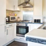 Modern Corporate Uxbridge Apartments - Woodgate Court Apartments - Book With Urban Stay Today For Best Rates Guaranteed!! - Free Wi-Fi - Sky TV
