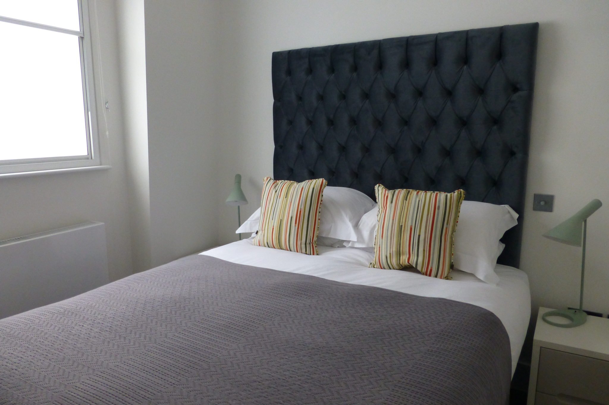 Shaftesbury-Avenue-Serviced-Apartments-London-| Short-Let-Accommodation-Soho,-West-End,-Piccadilly-Circus,-Oxford-Street-|-AVAILABLE-NOW--BOOK-NOW---Urban-Stay