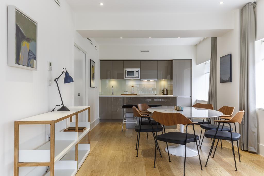 American Square Apartments - The City of London Serviced Apartments - London | Urban Stay