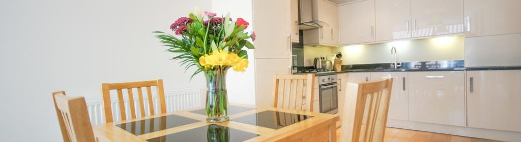 Wood Green Shortlets London | Alexandra Palace Accommodation | Serviced Apartments North London | Cheap Corporate & Holiday Accommodation London | BOOK NOW - Urban Stay