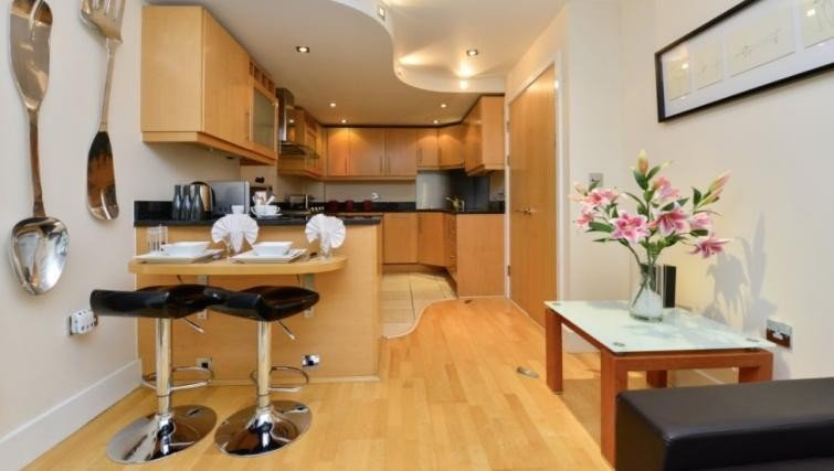 Canary-Wharf-Corporate-Accommodation-London-|-Tower-Hamlets-Short-Lets-|-East-London-Serviced-Apartments-|-Award-Winning-|-Quality-Accredited-|-BOOK-NOW---Urban-Stay