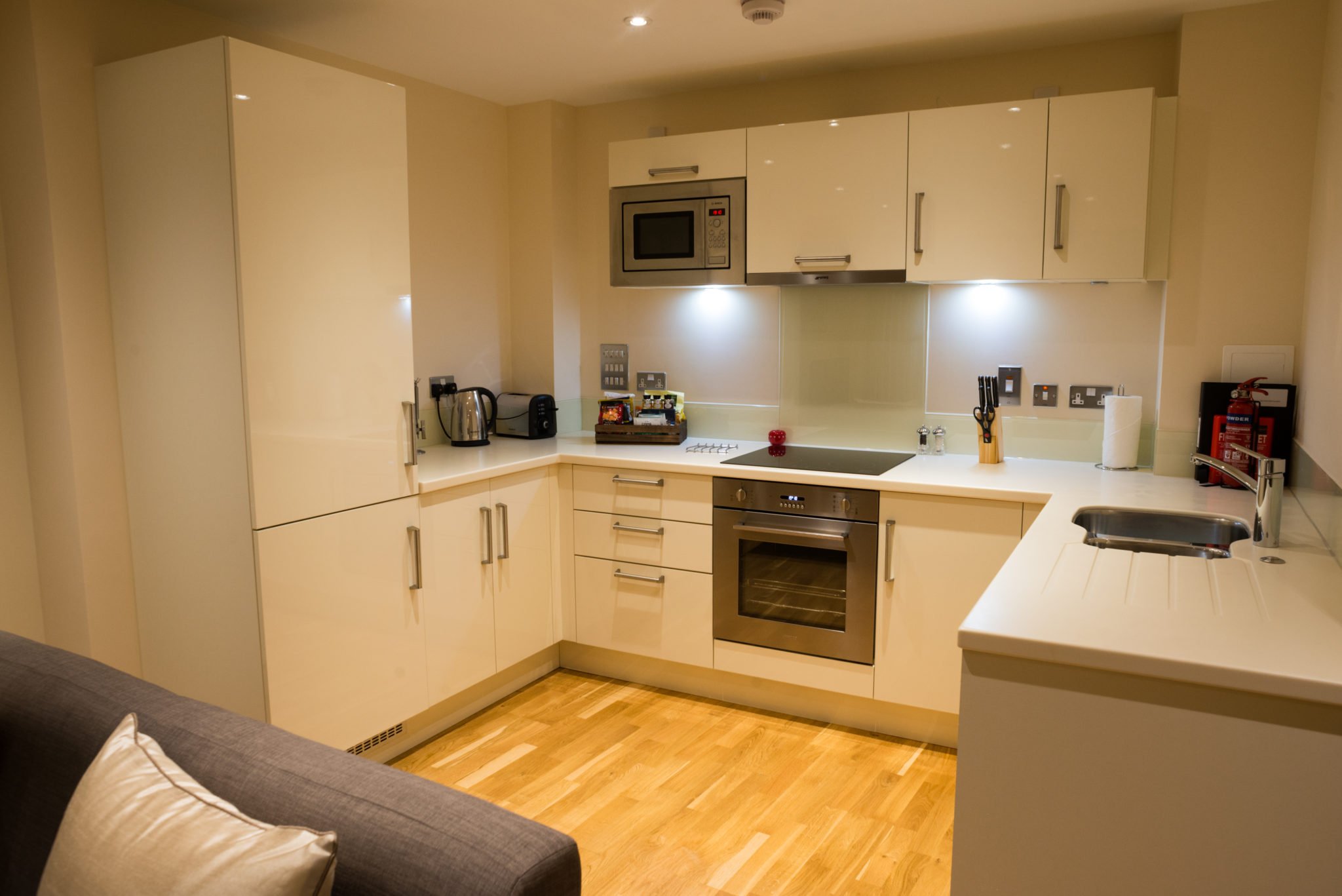 City-Of-London-Serviced-Accommodation-available-now!-Book-Cheap-Short-Let-Arc-House-Apartments-in-the-City-of-London,-with-Free-Wi-Fi,-Fully-equipped-kitchen-&-a-Welcome-Basket!-Book-Now!-Call:-0208-6913920