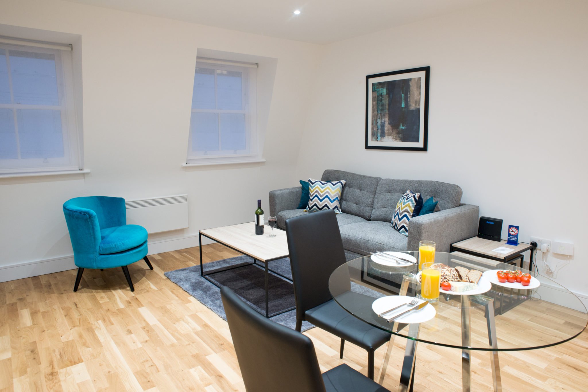 Serviced-Islington-Accommodation-East-London|-Stylish-&-cheap-Old-Street-Apartments-|-Free-Wi-Fi|-Fully-Equipped-Kitchen-|-Private-Balcony-|-0208-6913920|-Urban-Stay