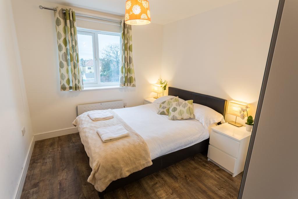 Southend-Serviced-Apartments-Essex-|-Luxury-Accommodation-near-Southend-Airport-|-Holiday-Apartements-|-Free-WiFi---Free-Parking-|-Best-Rates-|-BOOK-NOW---Urban-Stay