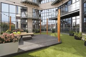 Discover comfort at College Road Apartments. Enjoy spacious living, excellent transport links, and nearby attractions for work or leisure! | Urban Stay