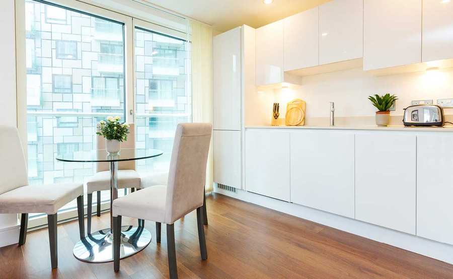 Canary Wharf Corporate Apartments Looking-for-affordable-accommodation-in-Canary-Wharf?-why-not-book-our-Canary-Wharf-Corporate-Apartments-at-Lincoln-Plaza.-Call-today-for-great-rates.