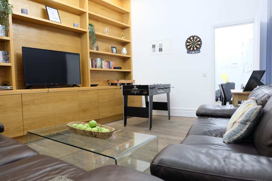 Luxury Townhouses central London Oxford Street Mansions Short Let Serviced Accommodation Tottenham Court Road Urban Stay 30