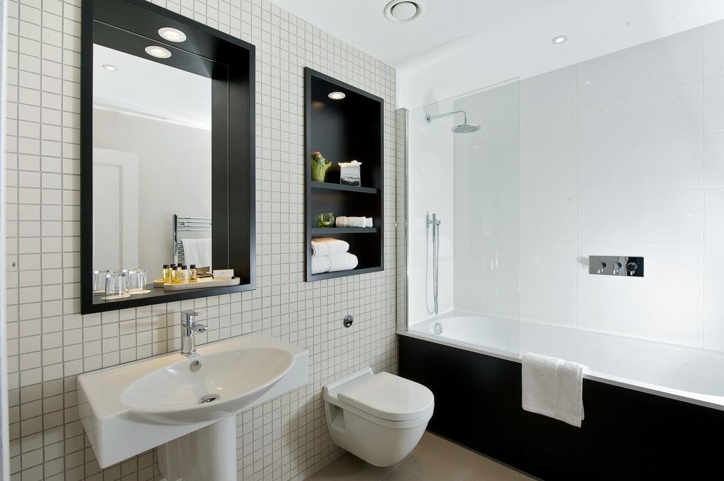 Serviced-Accommodation-South-Kensington-|-5-star-short-Let-Apartments-|-Air-Con|-24h-reception-|-Fully-equipped-kitchen