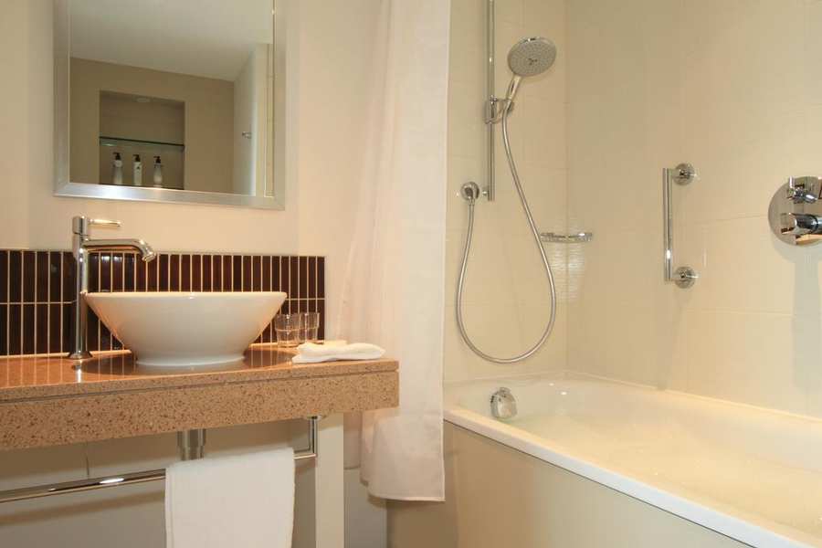 Stratford Serviced Apartments Looking-for-modern-apartments-in-Stratford?-why-not-book-our-Chestnut-Plaza-Stratford-Serviced-Apartments?-call-today-for-great-rates.