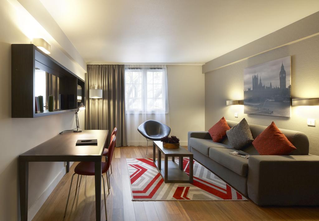 Looking-for-accommodation-in-Trafalgar-Square?-Charing-Cross-or-Embankment?-book-Trafalgar-Square-Apartments-today-with-Urban-Stay-for-Great-Rates