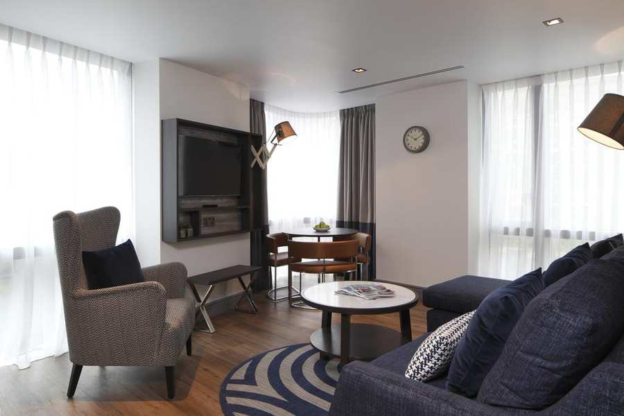 Earls Court Apartments Looking-for-luxury-apartments-in-Kensington?-why-not-try-our-beautiful-Earls-Court-Apartments,-Warwick-Road-Aparthotels?-call-today-for-great-rates.