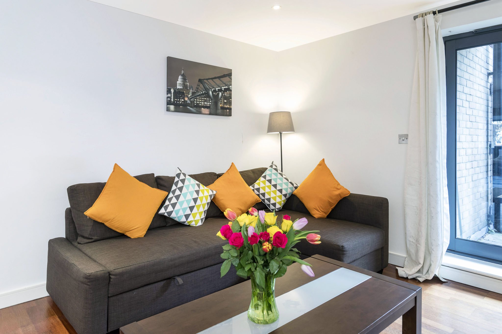Looking-for-affordable-apartments-in-London-Euston?-why-not-book-our-lovely-Euston-Serviced-Apartment-at-William-Road.-Call-us-today-for-great-rates.