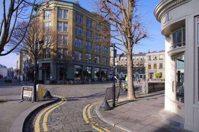 Clerkenwell Shortlet Apartment Looking-for-affordable-accommodation-within-the-City-of-London?-book-our-Clerkenwell-Shortlet-Apartment-at-Albemarle-Way?-call-today-for-great-rates.