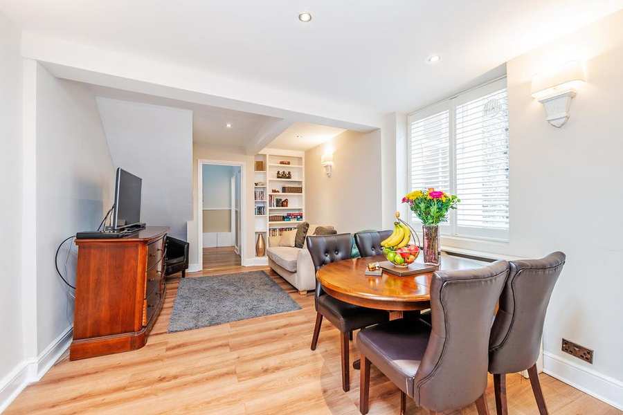 Comeragh Road Apartment - West London Serviced Apartments - London | Urban Stay