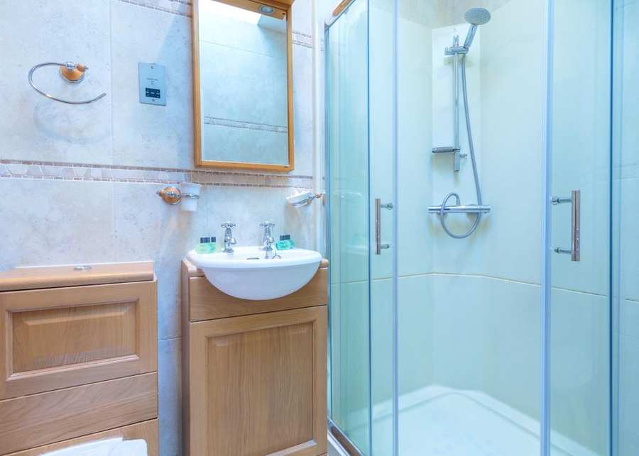 West Kensington Shortlets Looking-for-affordable-apartments-in-Kensington-or-Hammersmith?-why-not-book-our-West-Kensington-Shortlets-on-Castletown-Road.-Book-today-for-great-rates.