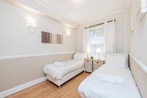 Looking for affordable apartments in Kensington or Hammersmith? why not book our West Kensington Shortlets on Castletown Road. Book today for great rates.