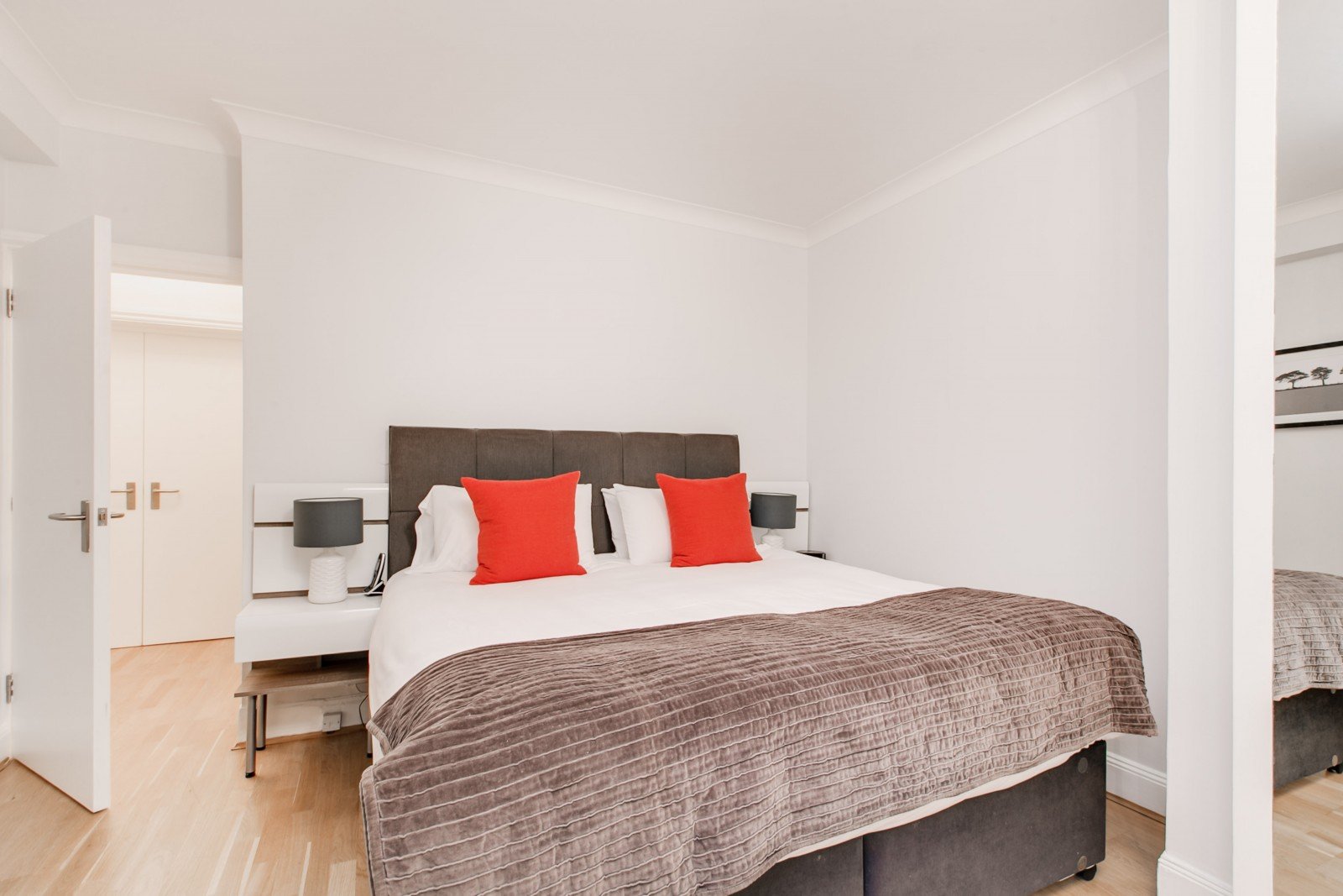 Looking-for-corporate-or-leisure-apartments-in-Marylebone?-why-not-book-our-Marylebone-Shortlet-Apartments-at-Chiltern-Street?-Call-today-for-great-rates.