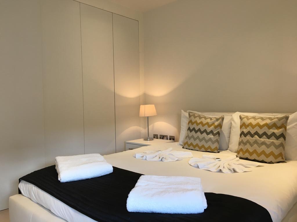 Islington-Serviced-Apartments,-London-available-now!-Book-Cheap-Old-street-Executive-Apartments-with-Free-Wifi-and-Air-Conditioning