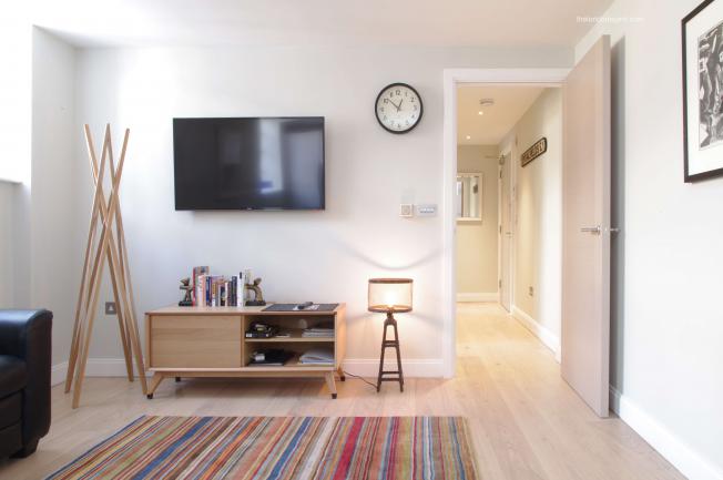 Wesley Court Apartment - The City of London Serviced Apartments - London | Urban Stay