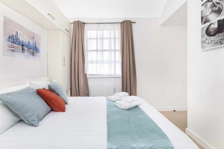 Kings Cross Shortstays Looking-for-accommodation-in-Kings-Cross?-why-not-book-our-lovely-Kings-Cross-Shortstays-Apartment-in-York-Way.-Call-today-for-great-rates.