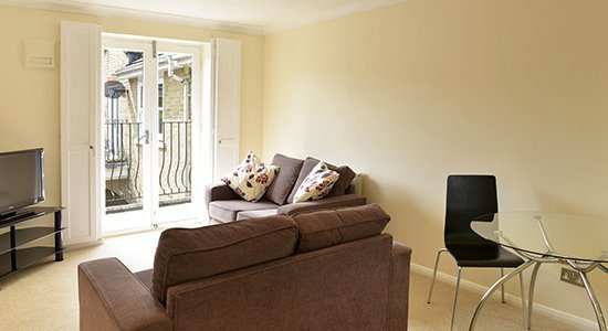 Cedar Terrace Apartment - West London Serviced Apartments - London | Urban Stay