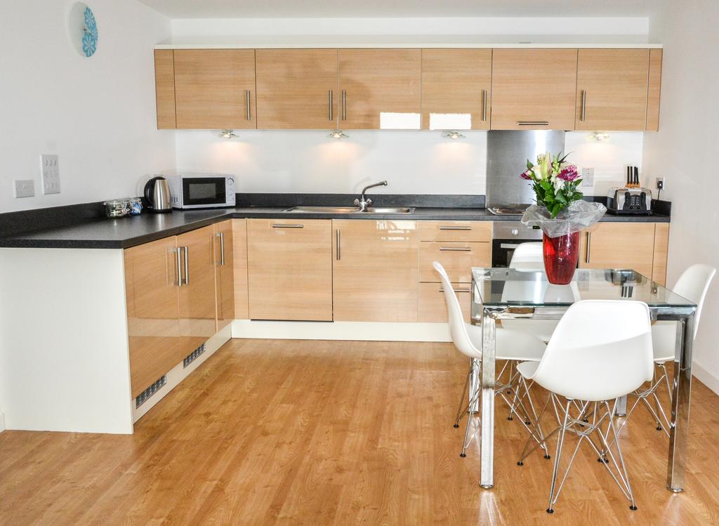 Serviced-Apartments-Woking-available-now!-Book-Surrey-Short-Lets-at-The-Centrium,-with-Free-WiFi,-Weekly-Housekeeping-&-A-Private-Balcony!-Call:0208-6913920