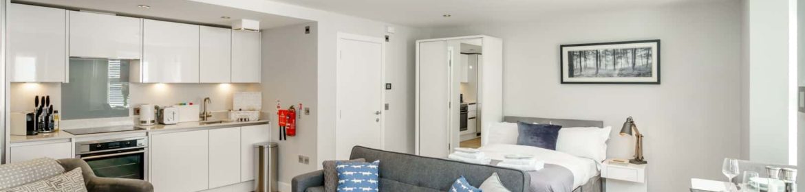 Cambridge Accommodation avilable for Short Lets Now!! Book Urban Stay's Cheap Serviced Apartments near Cambridge University! Free Cleaning, Wifi & Netflix!! Call: 0208 691 3920