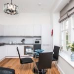 Serviced Accommodation Bristol |Short Let Apartments| Free Wifi | Fully equipped Kitchen & Free parking| Urban Stay