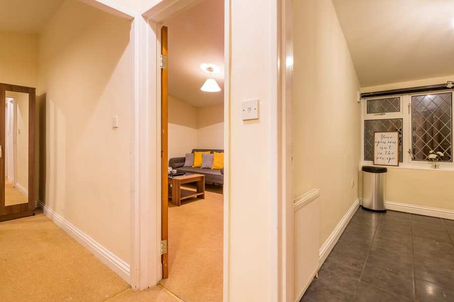 Stevenage Serviced Apartmentrs Looking-for-a-cosy-apartment-in-Stevenage?-why-not-book-our-Stevenage-Serviced-Apartments-at-Colestrete-House.-Call-Urban-Stay-Apartments-for-great-rates.