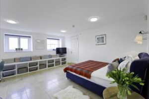 Looking for affordable accommodation in Kingston or Hampton Court! Why not book our lovely Hampton Court Apartments. Call today for great rates. | Urban Stay