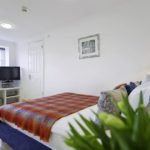 Looking for affordable accommodation in Kingston or Hampton Court! Why not book our lovely Hampton Court Apartments. Call today for great rates. | Urban Stay