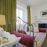 Looking for affordable accommodation in Kingston or Hampton Court! Why not book our lovely Hampton Court Apartments. Call today for great rates. | Urban Stay