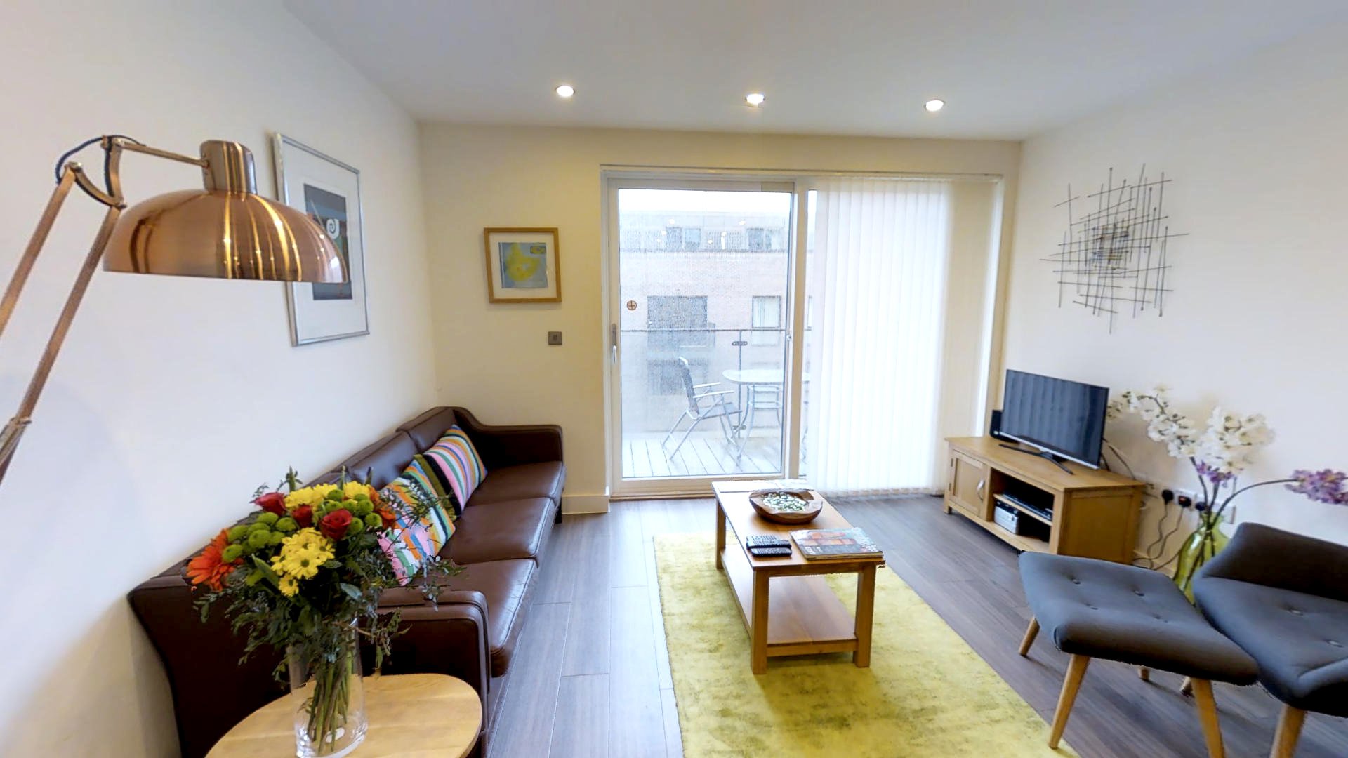 Serviced Accommodation Cambridge |Stylish Short Let Apartments | 24h reception | Free Wifi & Parking | Lift |0208 6913920| Urban Stay