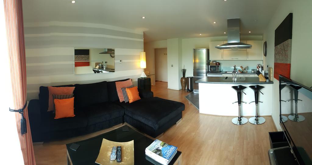 Serviced-Accommodation-Chelmsford-available-now!-Book-Cheap-Luxurious-Baddow-Road-Apartments-with-24h-Reception,-Free-Wifi-&-a-Flat-Screeen-TV-|-Book-Now!