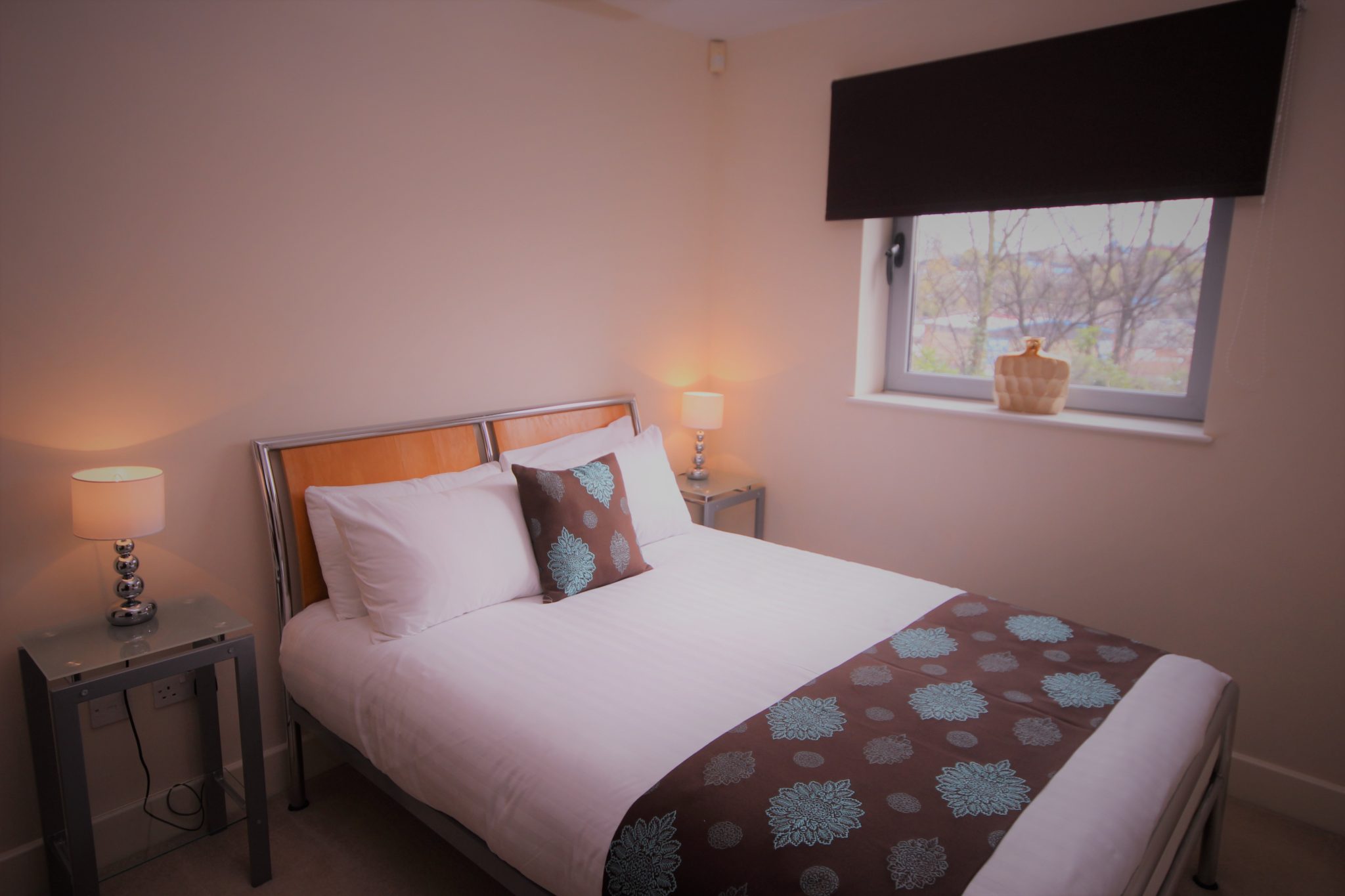Modern-Newcastle Short-Stay-Apartments-available-from-today!-Book-Central-Newcastle-Accommodation-+-Wifi-+-Balcony,-incl-All-Bills-&-Fees!-Call:-02086913920-|-Urban-Stay