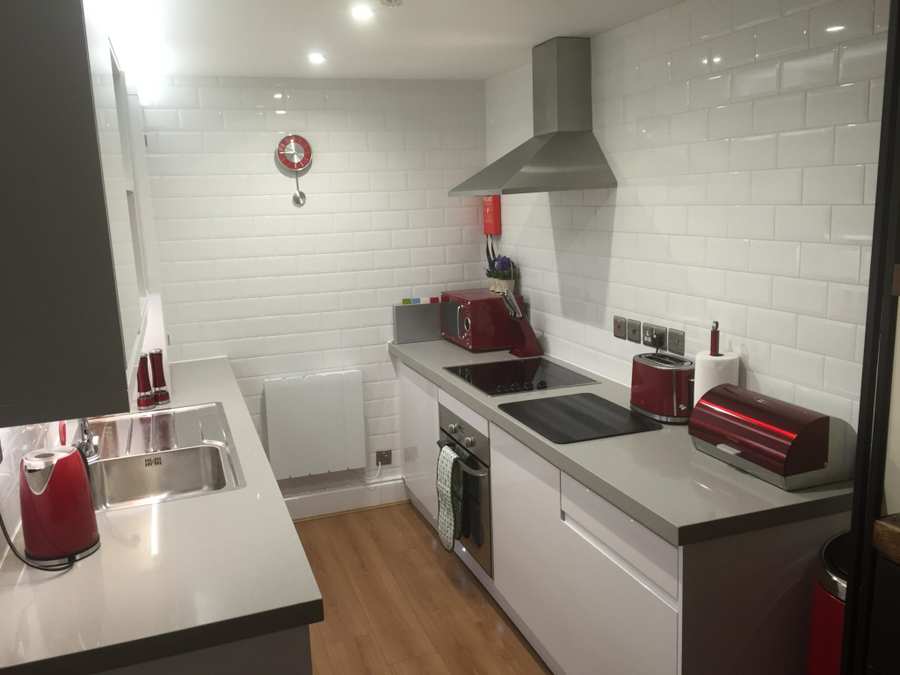 Serviced Accommodation Hertfordshire available now! Book cheap Short Let Apartments in the heart of Harpenden with 24/7 check-in, Courtyard Garden & Fully equipped Kitchen now!